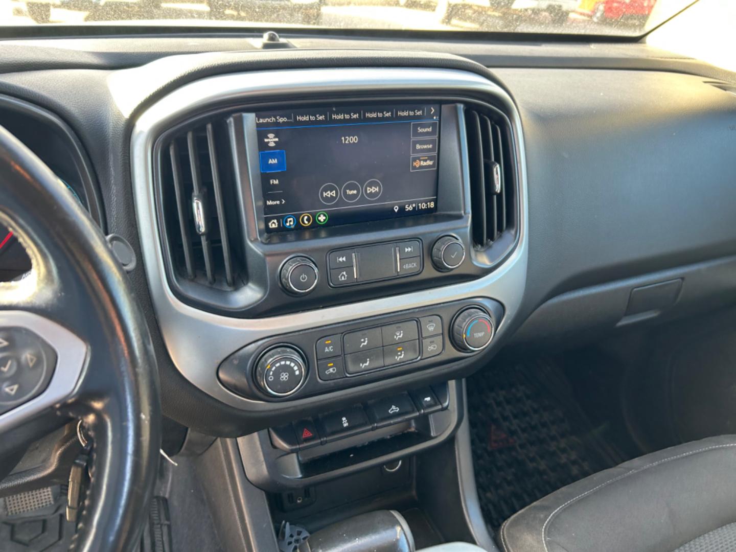 2019 Silver Chevrolet Colorado LT Crew Cab 2WD Long Box (1GCGSCEN6K1) with an 3.6L V6 DOHC 24V GAS engine, 6A transmission, located at 1687 Business 35 S, New Braunfels, TX, 78130, (830) 625-7159, 29.655487, -98.051491 - Photo#12